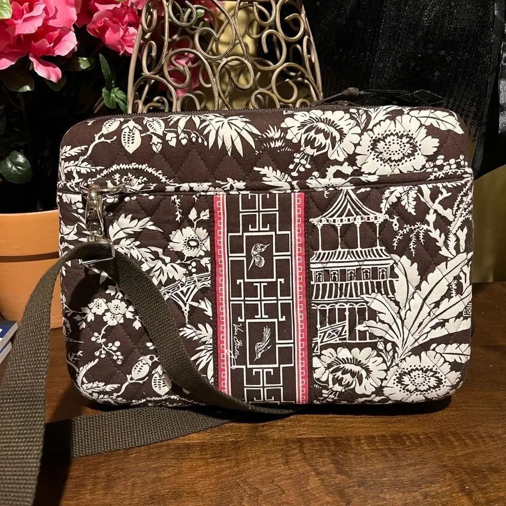 Vera Bradley IMPERIAL TOILE Mini Laptop / Tablet Hard Case w/ Strap - Picture 3 of 4